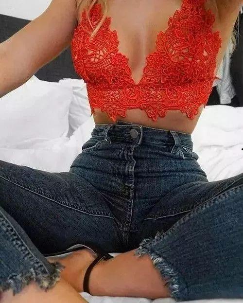 男生第一次解女生内衣视频,男生首次偷拍女生内衣的惊心动魄瞬间